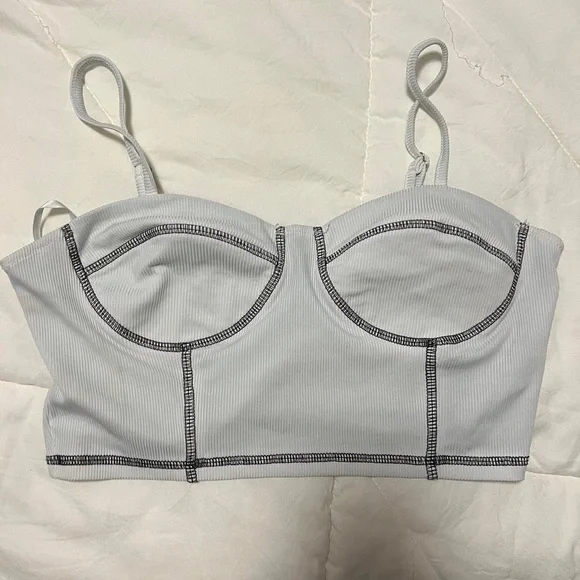 White crop top - Picture 1 of 1